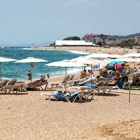 Costa Maresme Apartment Санта Сузана Екстериор снимка